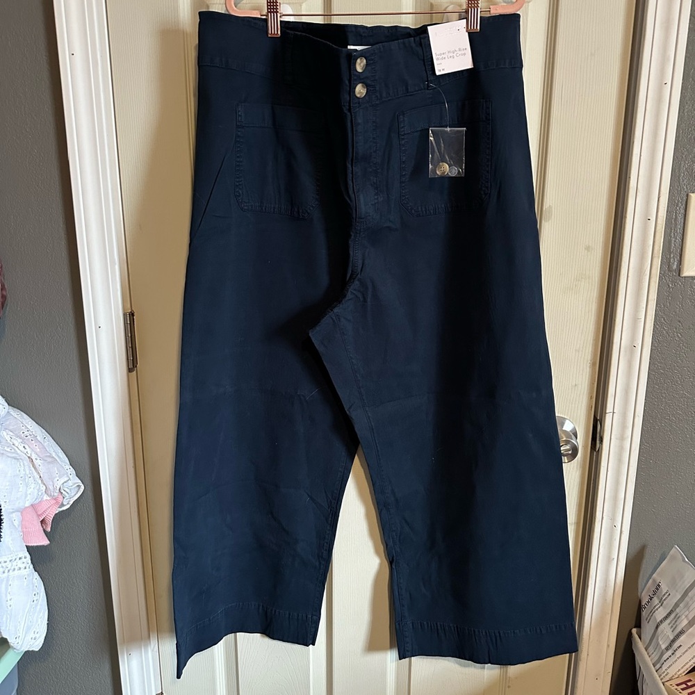Lauren Conrad super high-rise wide leg crop-18w
